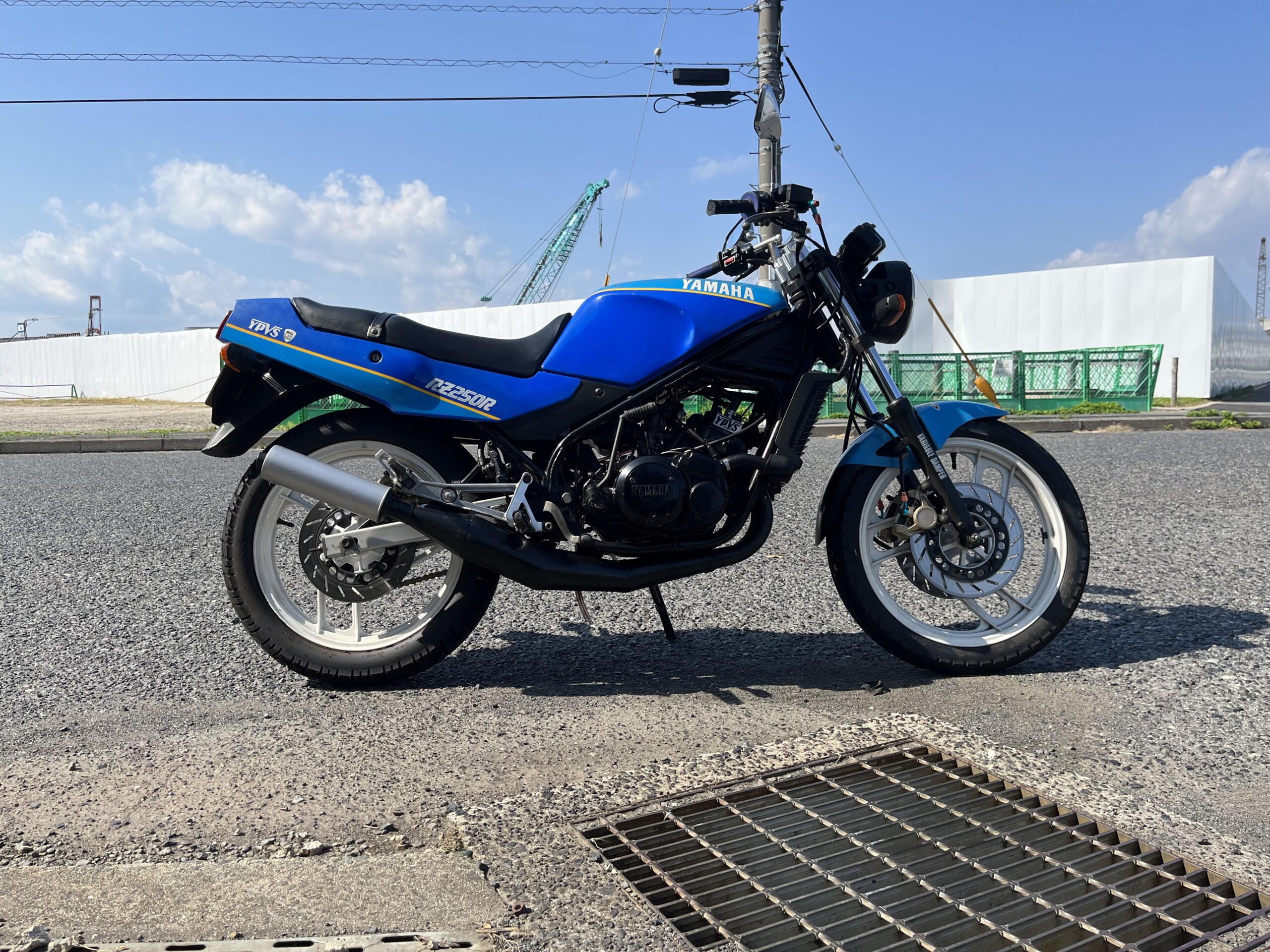 ヤマハ RZ250R