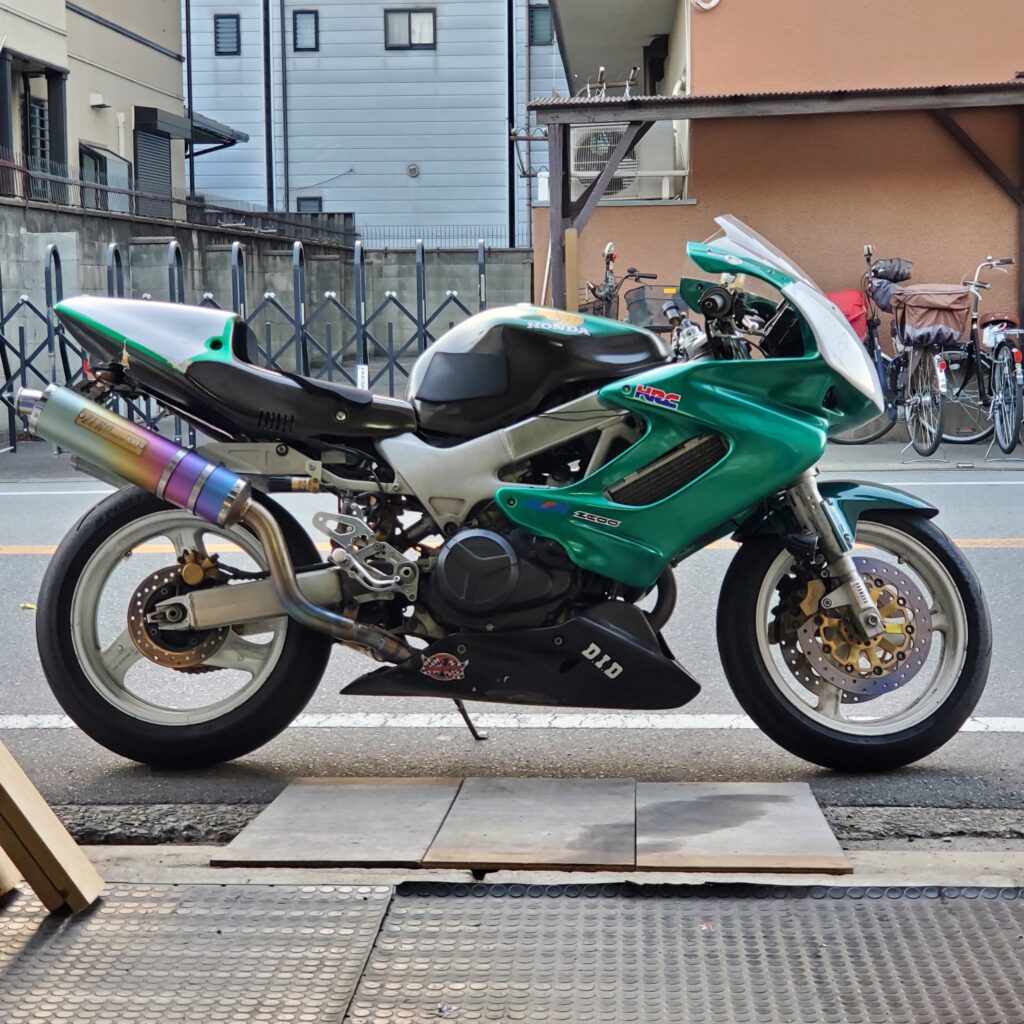 ホンダ VTR1000F