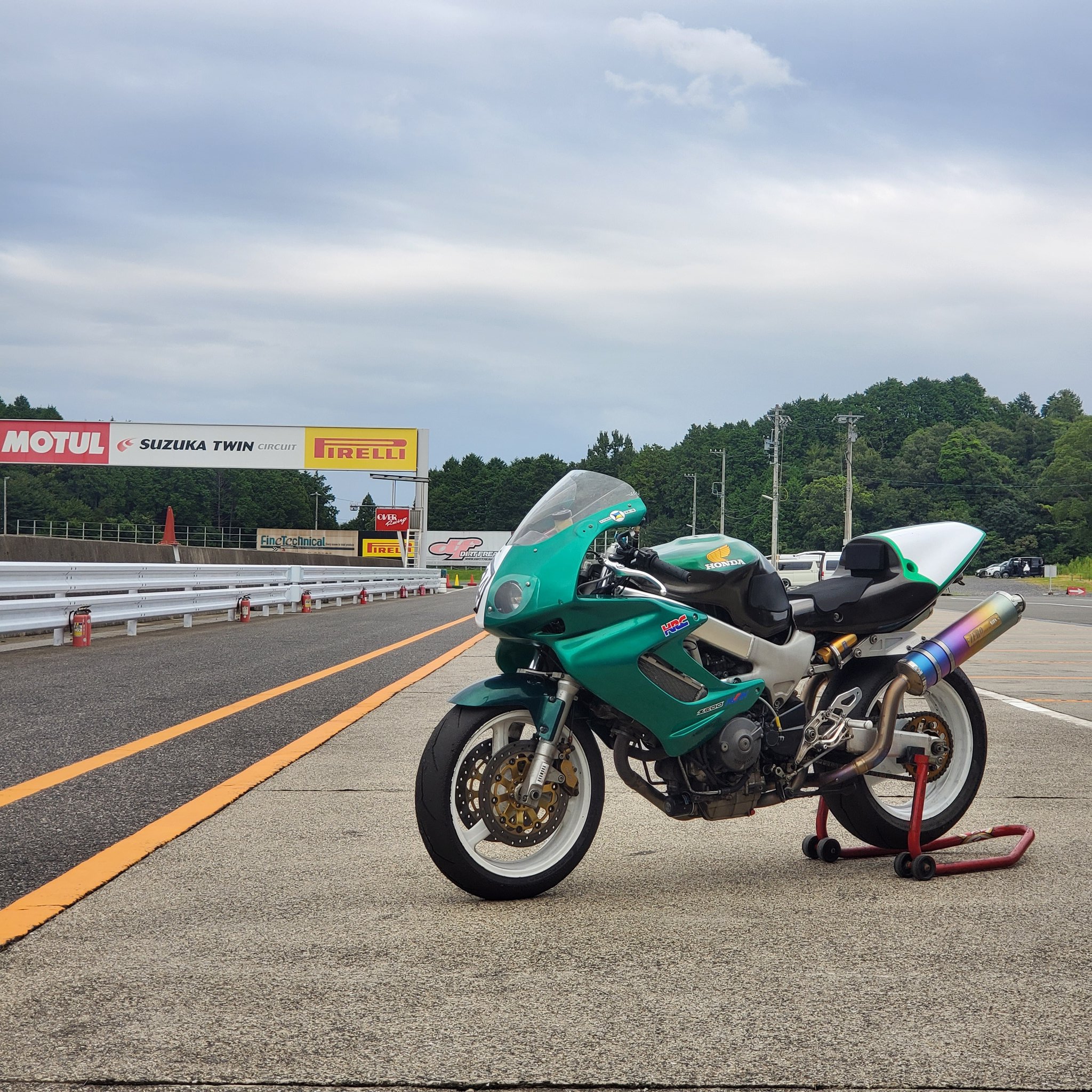 ホンダ VTR1000F