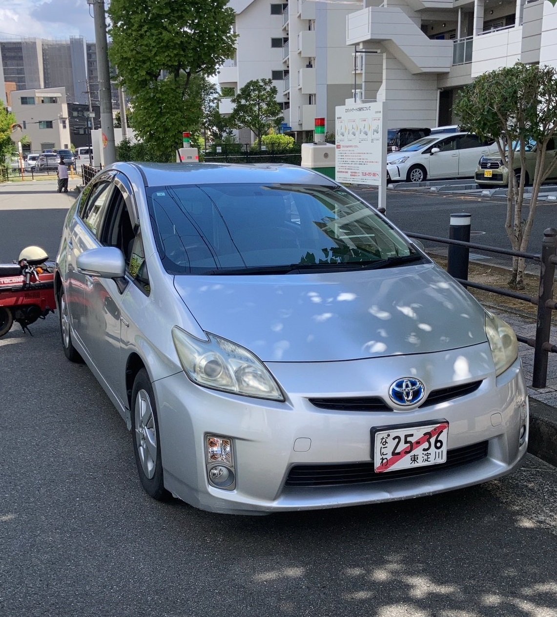 トヨタ プリウス