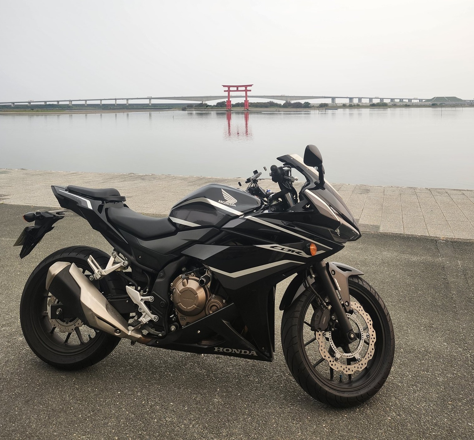 ホンダ  CBR400R