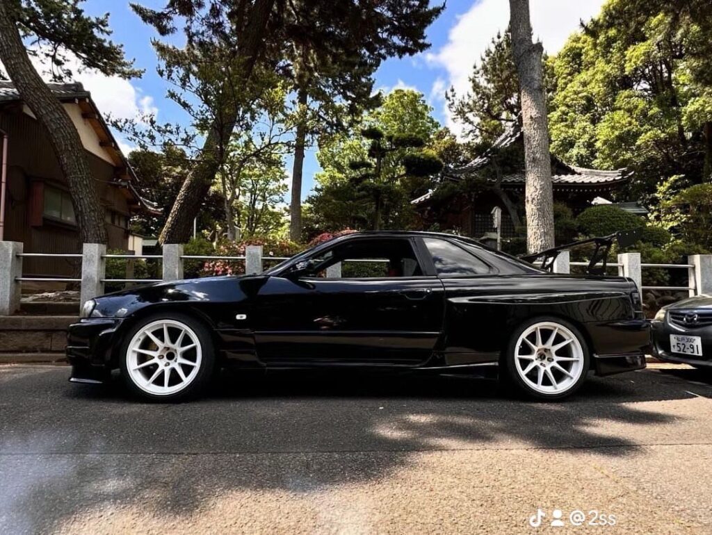 日産 スカイライン GT-R/BNR34