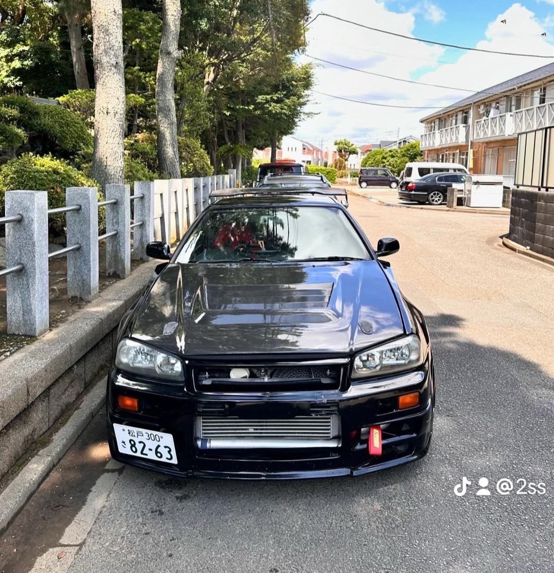 日産 スカイライン GT-R/BNR34