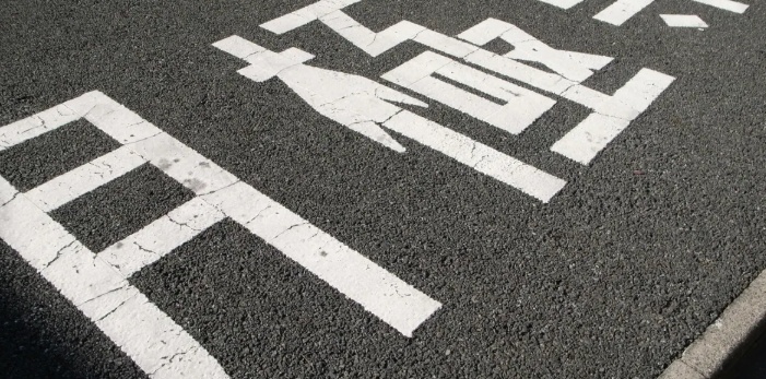 【自動車盗難】月極に無断駐車、「盗難車かもしれない」で警察は動くのか？ SNSで話題の通報ハックを弁護士が徹底検証（弁護士ドットコムニュース）