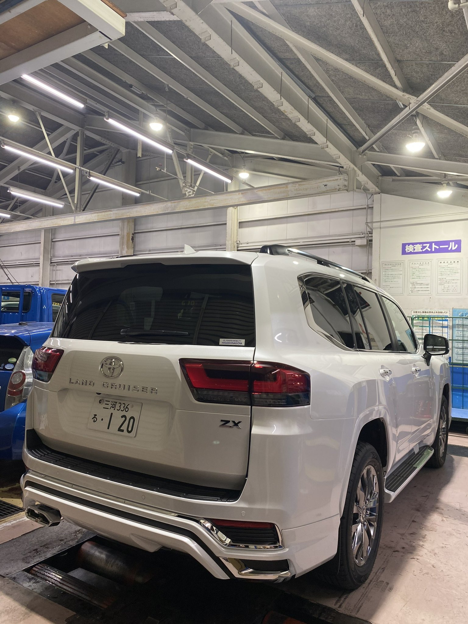 トヨタ ランドクルーザー300