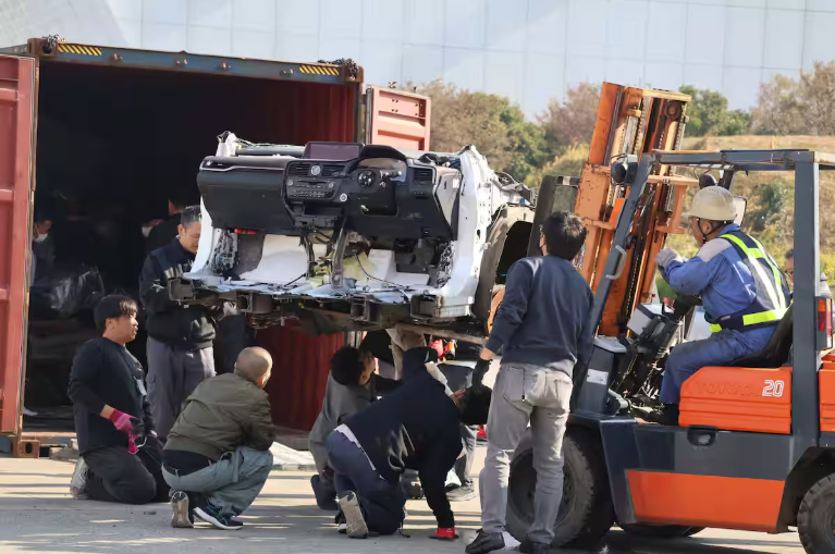 【自動車盗難関連News】史上最恐か…車盗難ツール「ゲームボーイ」も出現　警視庁、異例のコンテナ捜索で輸出阻止（産経新聞）