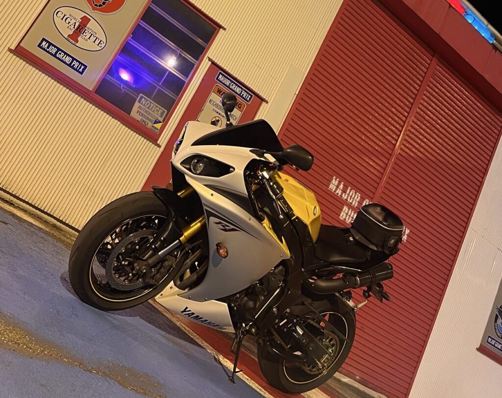 ヤマハ YZF-R1