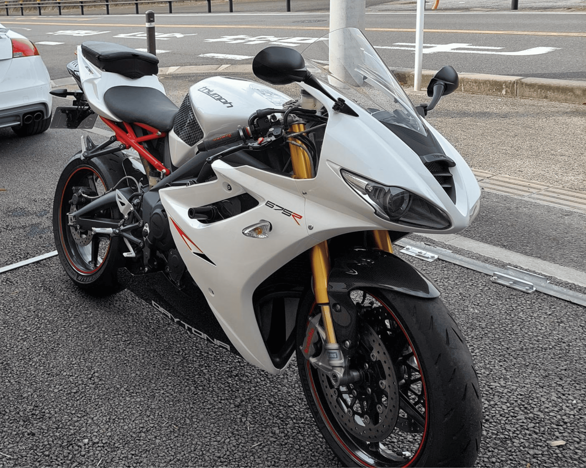 トライアンフ デイトナ675R