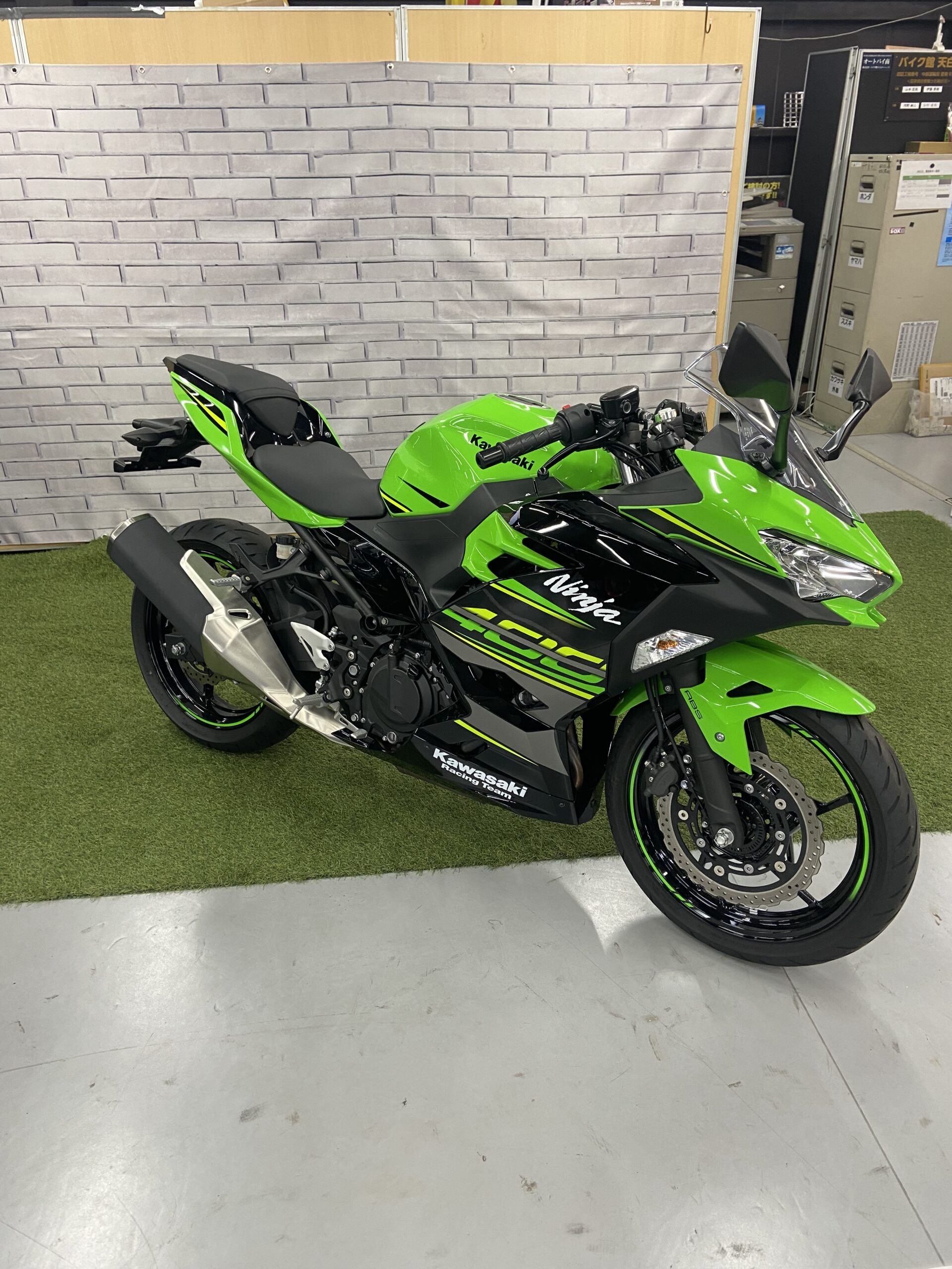 カワサキ ニンジャ400 KRTエディション